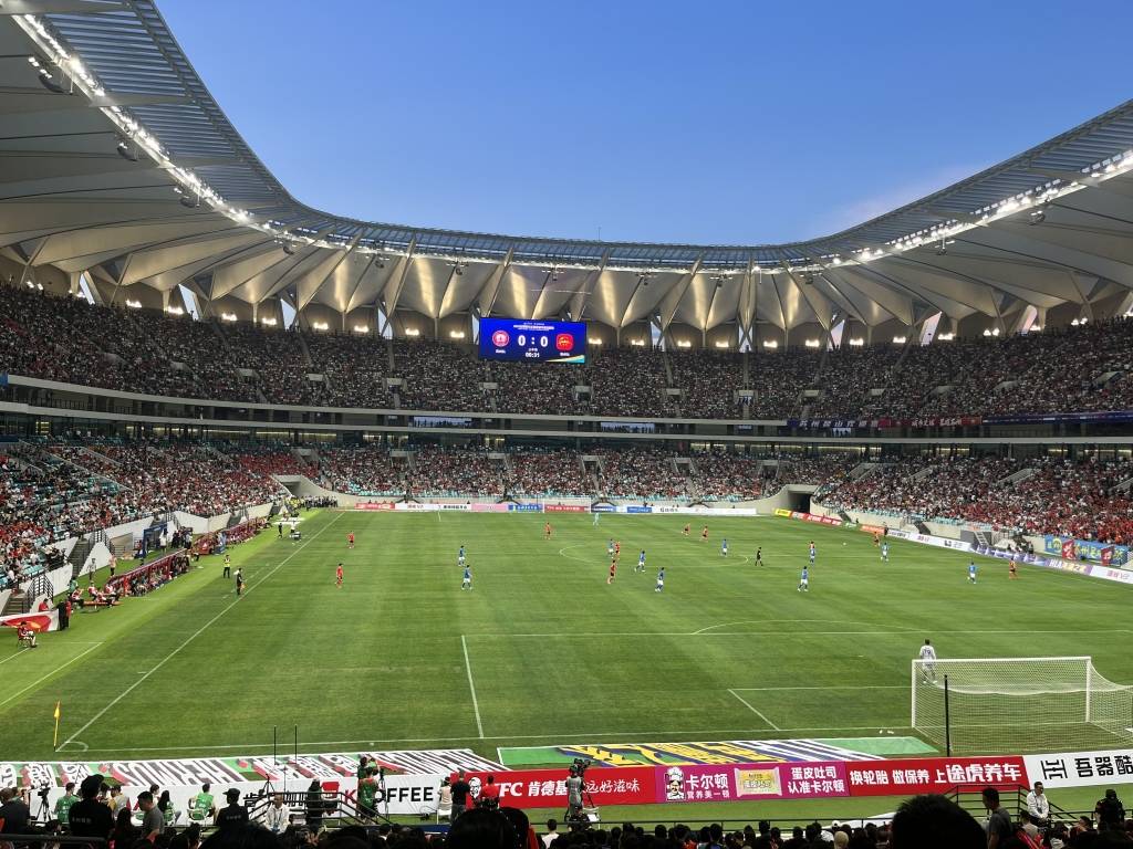 观赛人数首破4万追赶英超 “苏超”苏州主场是怎么做到的？