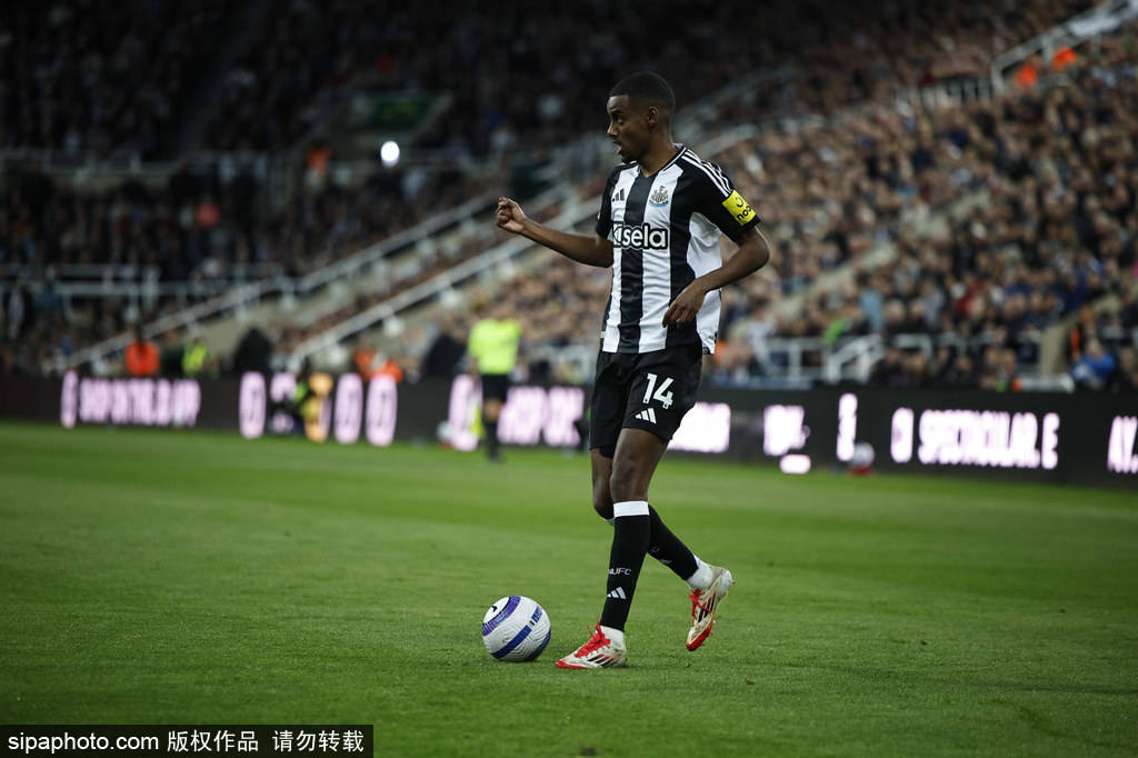 伊萨克仍单独训练+或缺席英超首战 纽卡愿降价至1.3亿镑