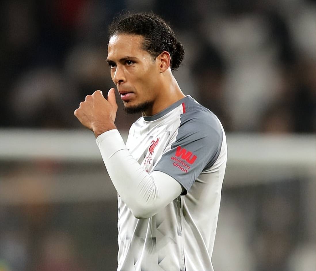 连续两场失误！昔日世一卫状态下滑，利物浦防线谁是顶梁柱？